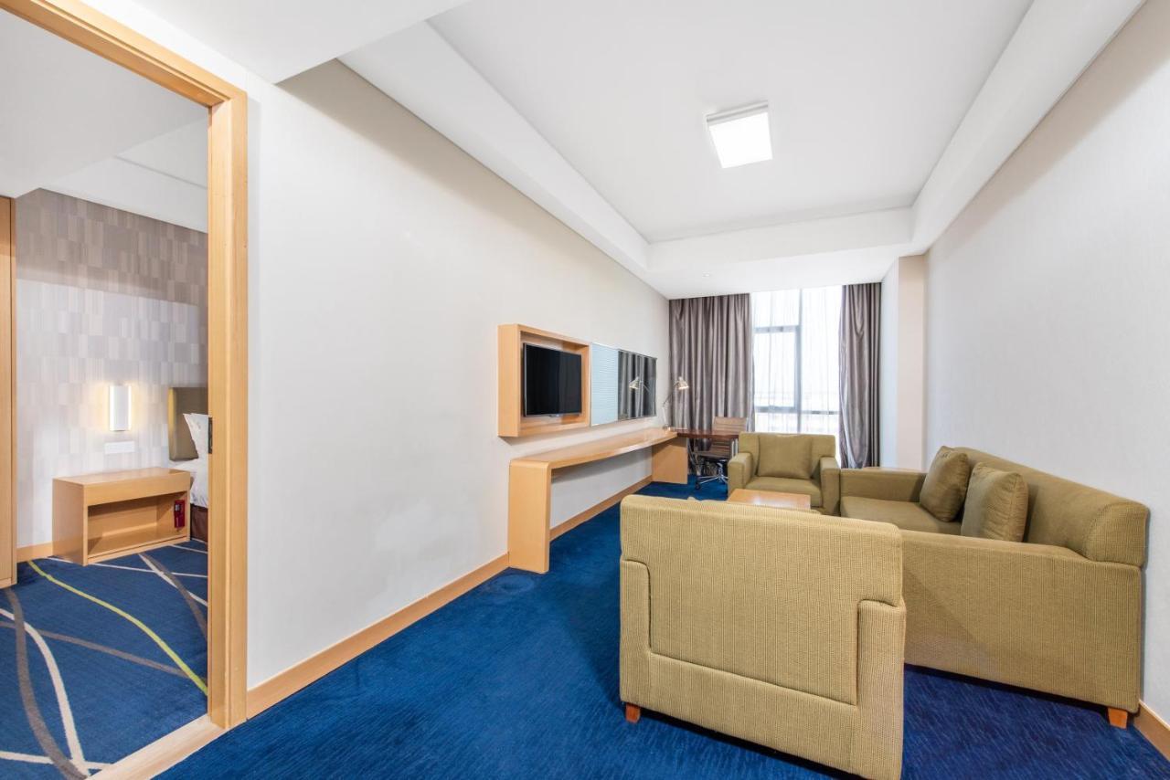 Holiday Inn Express Zhengzhou Airport By Ihg Xinzheng  Ngoại thất bức ảnh