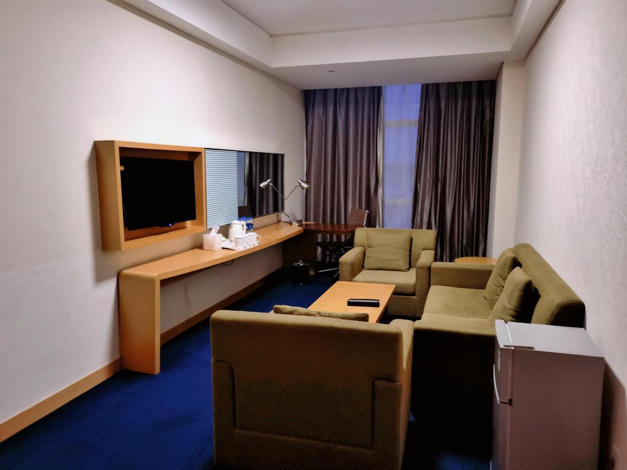 Holiday Inn Express Zhengzhou Airport By Ihg Xinzheng  Ngoại thất bức ảnh