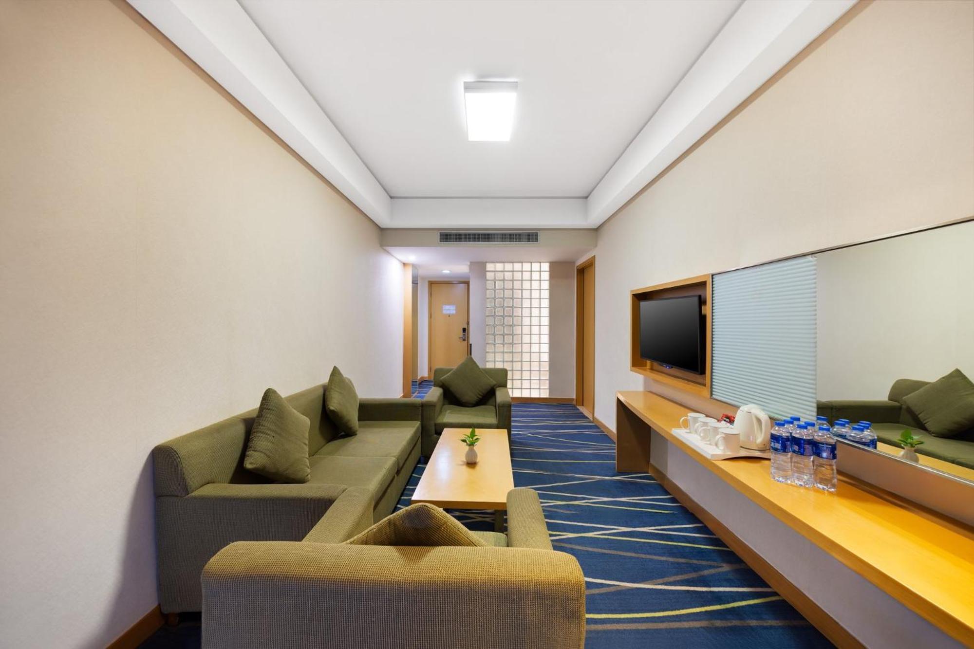 Holiday Inn Express Zhengzhou Airport By Ihg Xinzheng  Ngoại thất bức ảnh