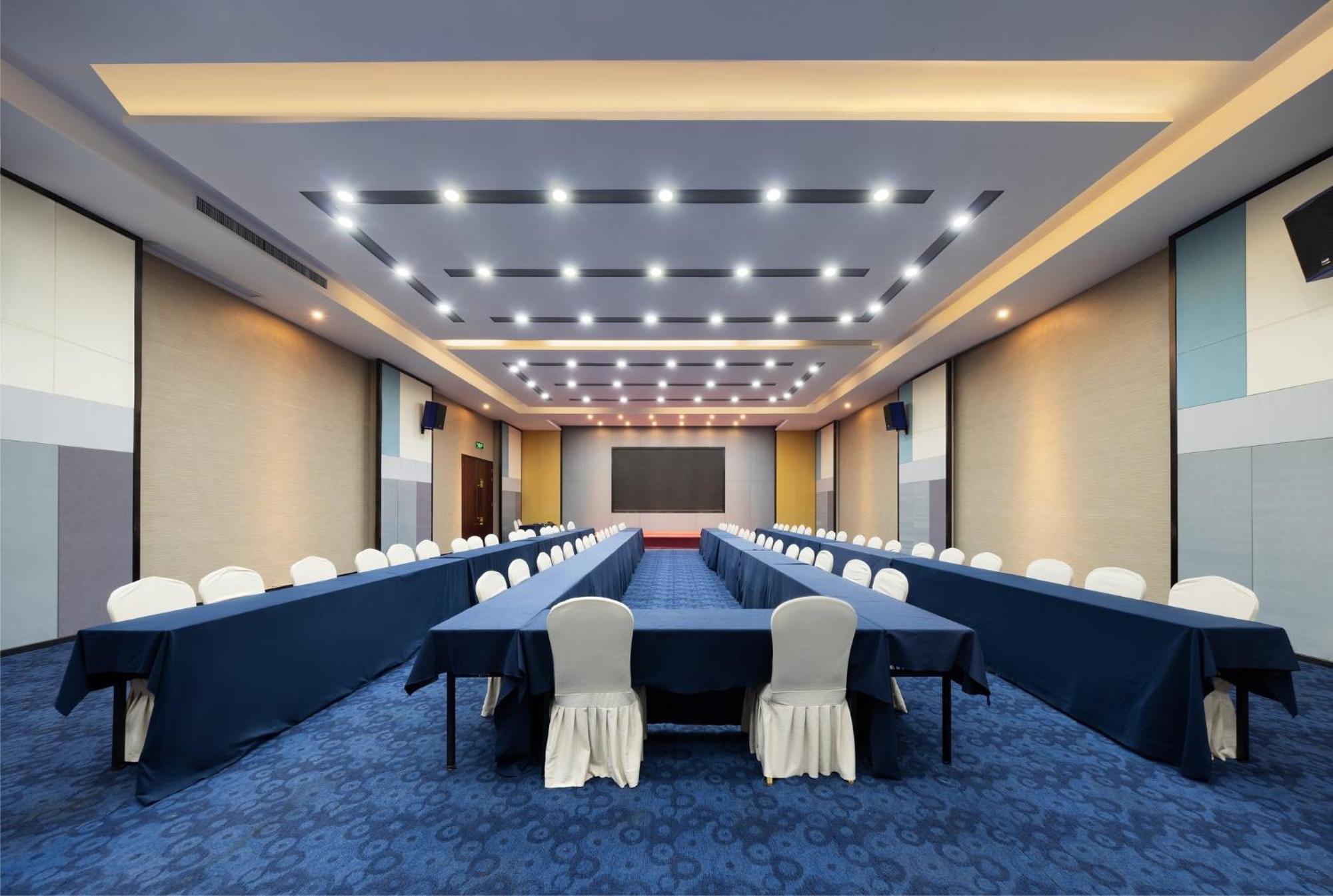 Holiday Inn Express Zhengzhou Airport By Ihg Xinzheng  Ngoại thất bức ảnh