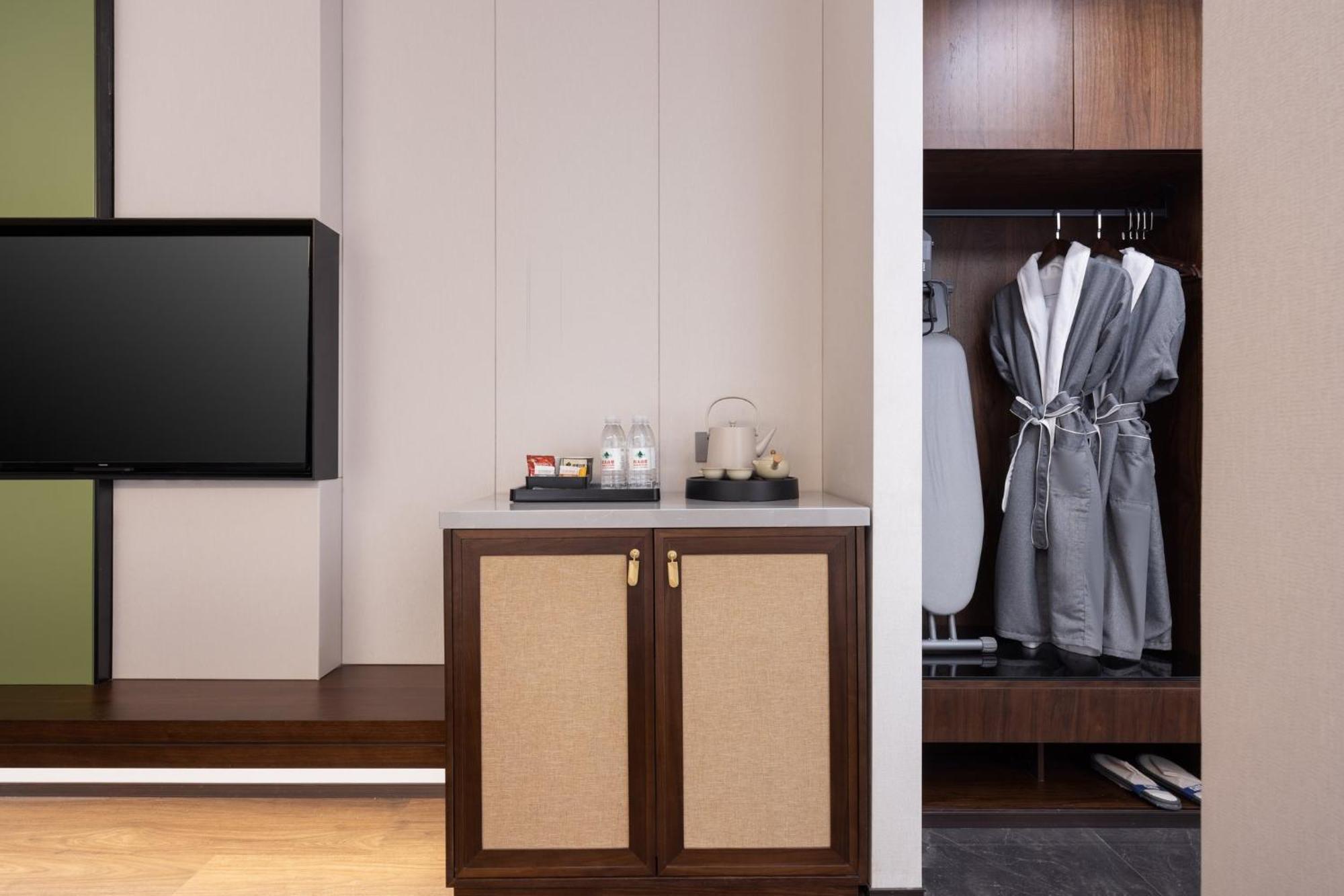 Holiday Inn Express Zhengzhou Airport By Ihg Xinzheng  Ngoại thất bức ảnh