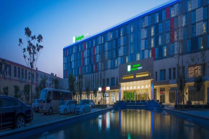 Holiday Inn Express Zhengzhou Airport By Ihg Xinzheng  Ngoại thất bức ảnh